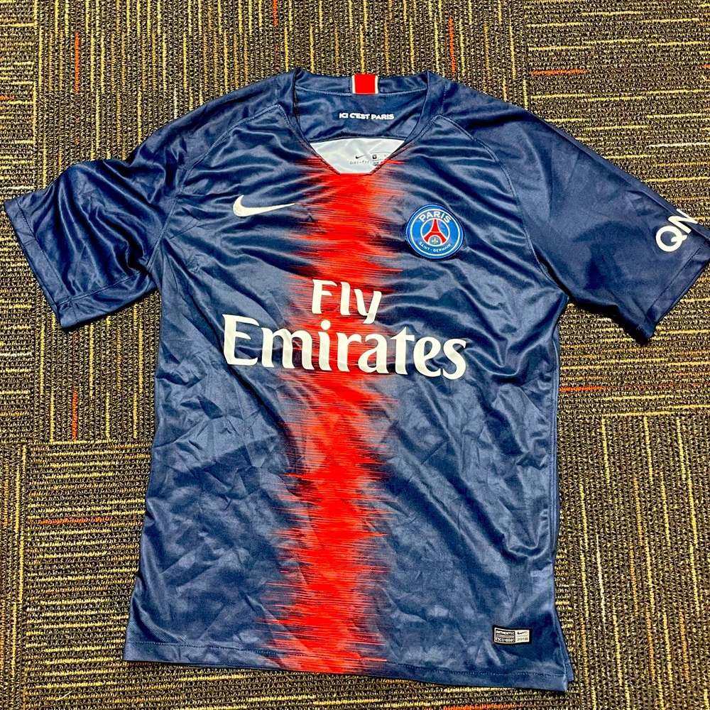 Authentic PSG 2019 home jersey, Cavani 9 print, 2018 Ligue 1 champion